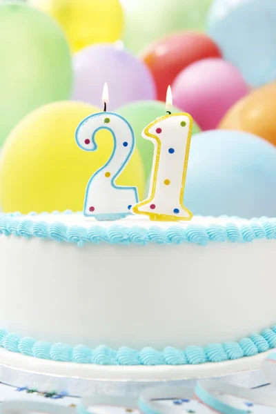 Pasta kutluyor 21 doğum günü — Stok fotoğraf