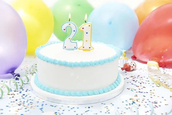 Pastel Celebrando 21 cumpleaños —  Fotos de Stock