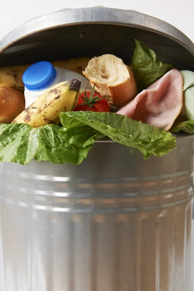 Fresh Food In Garbage Can To Illustrate Waste — Stock Photo, Image