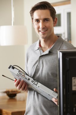 Mühendis yükleme Dijital Tv aygıt