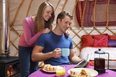 Geleneksel Yurt kamp tatil zevk çift