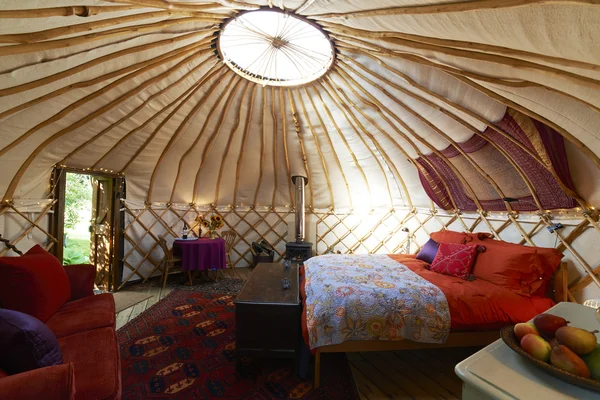 Inre av Tom Holiday Yurt — Stockfoto