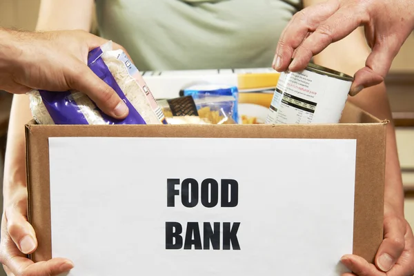 Fare donazioni al Banco Alimentare — Foto Stock