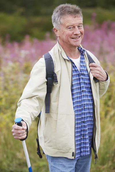 Senior Man Enjoying Outdoor Hike — Stock Photo, Image