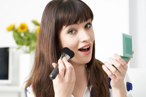 Femme Vlogger Présentation du tutoriel de maquillage Vidéo — Photo