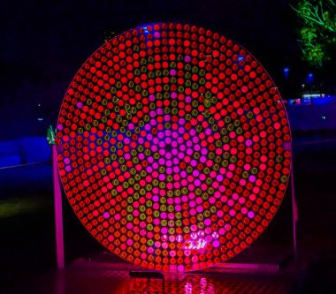 Parkta ışık çemberi