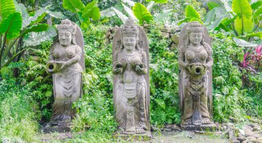 Hoş geldiniz maymun ormanı bali Endonezya heykeli.