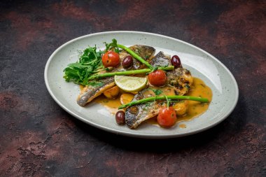 Kızarmış levrek yakın çekim görüntüsü