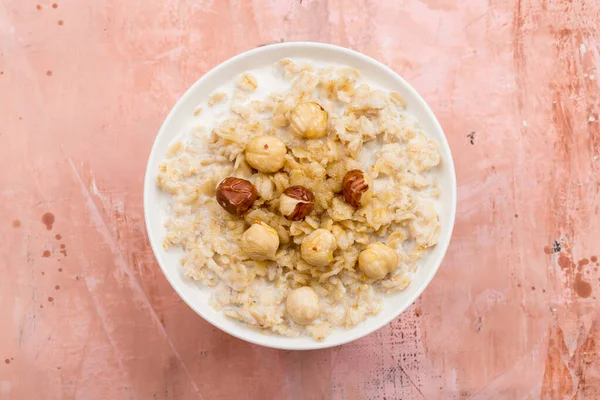 Harina Avena Con Avellana Miel Sobre Fondo Rosa — Foto de Stock