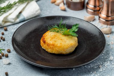 Tabakta tavuk pirzolası