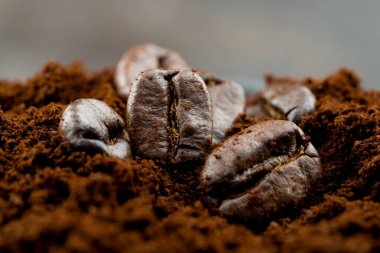 Kahve çekirdekleri yakın planda.