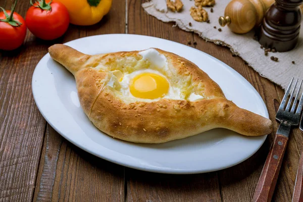 Ajara Khachapuri Georgische Keuken Houten Tafel — Stockfoto