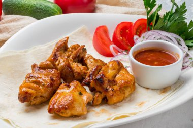 Tabakta tavuk kebabı