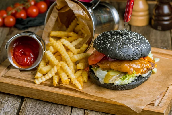 Black Burger Meat Board — Stock Photo, Image