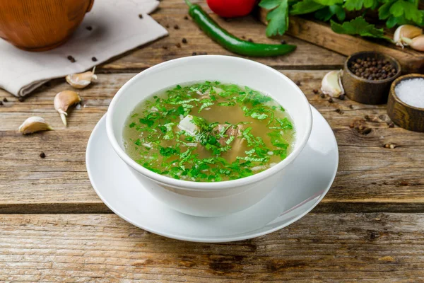 Khashlama Met Lam Oude Houten Tafel — Stockfoto