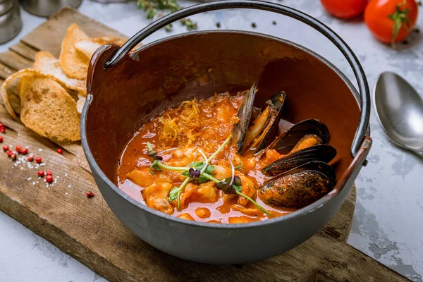 Bouillabaisse Con Comida Mariscos Olla — Foto de Stock