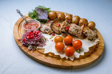 Dana kebabı gemide.