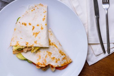 Tavuklu Meksika Quesadilla 'sı