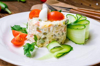 Salata olivieri tabakta