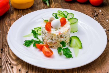 Salata olivieri tabakta