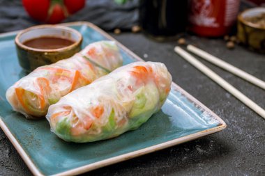 Karidesli taze bahar böreği, Vietnam yemeği.