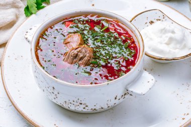 Ekşi kremalı çorba.