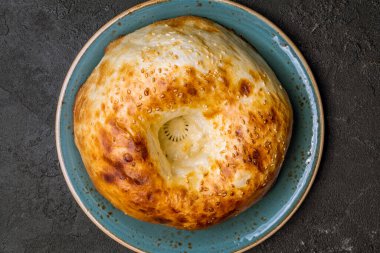 Tandoor 'dan Özbek ekmeği