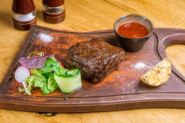 Denver usulü ızgara biftek.