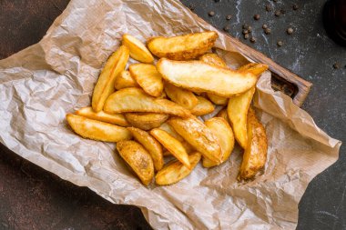 Tahtadaki patatesler.