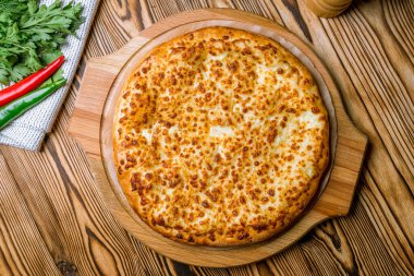 Peynirli khachapuri, yaklaş.