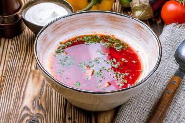 Ekşi kremalı çorba.