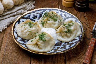 Manty biftekli, kapat.