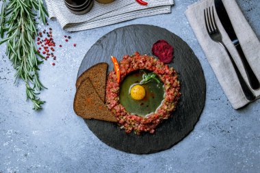 Sığır etinden tart, yakın çekim.