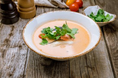 Tom yer elması çorbası, kapat.