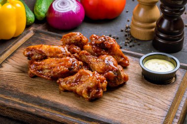 Barbekü soslu tavuk kanadı