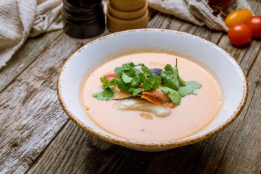 Tom yer elması çorbası, kapat.