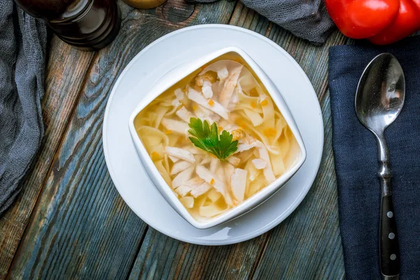 Caldo Sopa Pollo Plato —  Fotos de Stock