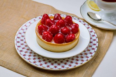 Tabakta ahududulu tart