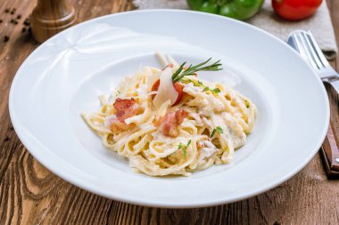 Pastırmalı spagetti.