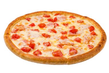 Lezzetli İtalyan pizzası Margherita beyaz arka planda izole edilmiş.