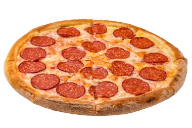 Beyaz arka planda izole edilmiş sosisli pizza.