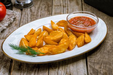 Tahtadaki patatesler.