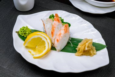 Tabakta saşimi yengeci