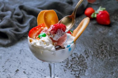 Taze dutlu dondurma.