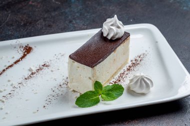 Tatlı, kuş sütü.