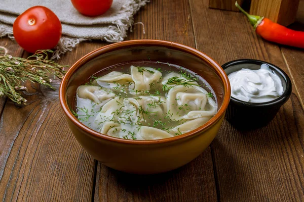 Dumplingar Med Gräddfil Och Örter — Stockfoto