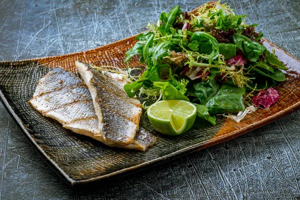 Vista Cerca Pescado Frito Lubina —  Fotos de Stock