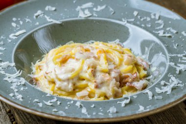 Pastırmalı spagetti.