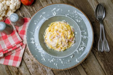 Pastırmalı spagetti.