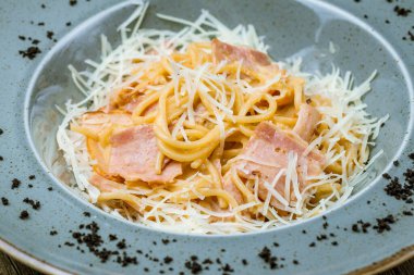 Pastırmalı spagetti.